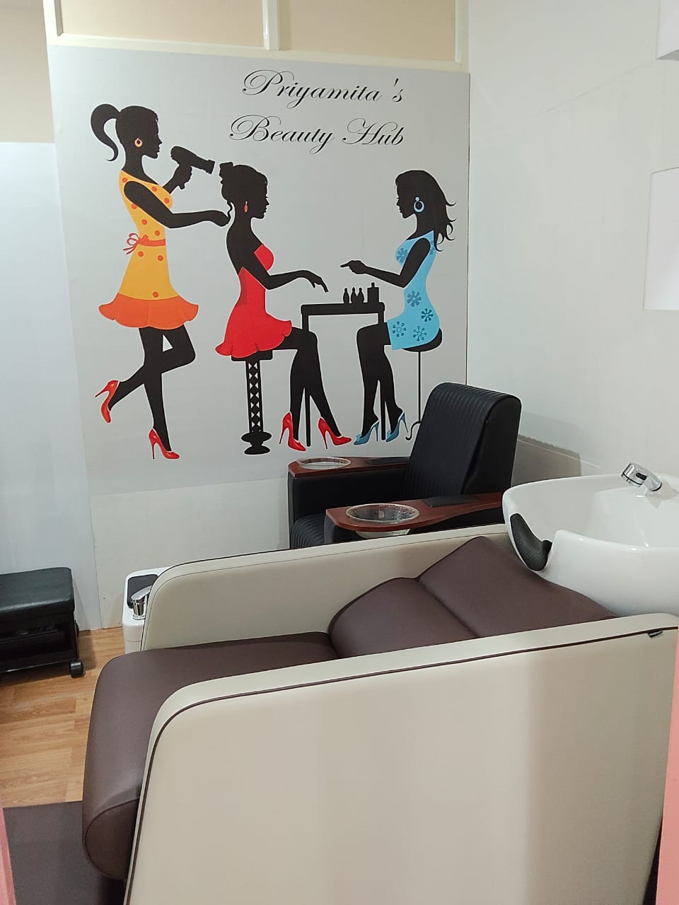 Pedicure Station and Hair Wash Area
